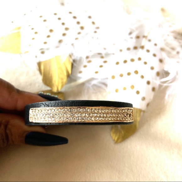 •Vegan Leather & Metal Mix• Bracelet Bundle - Picture 7 of 8